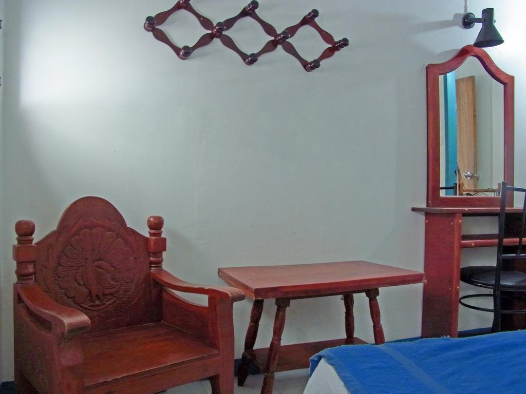 Niku Guesthouse Patong Exteriör bild