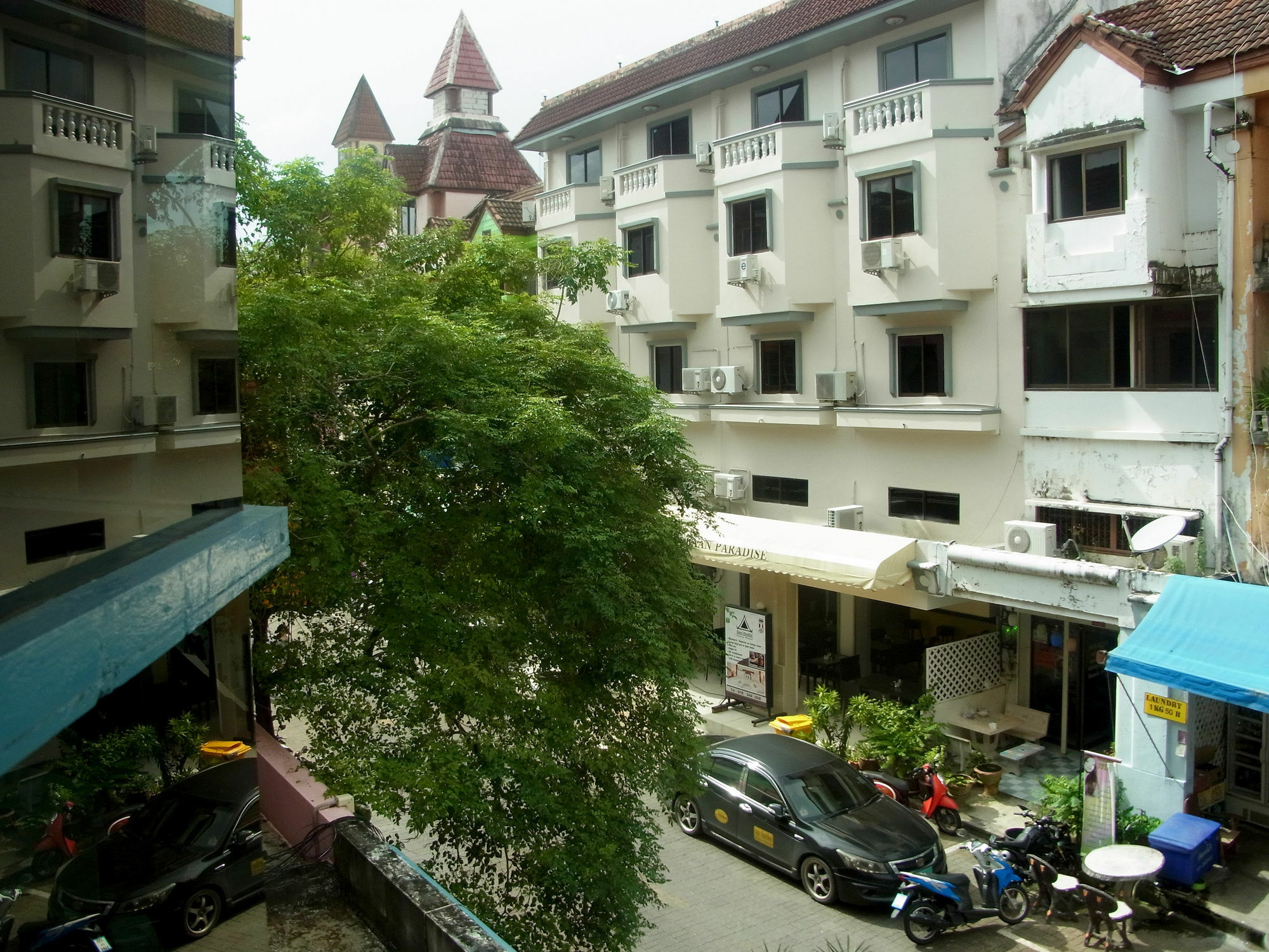 Niku Guesthouse Patong Exteriör bild