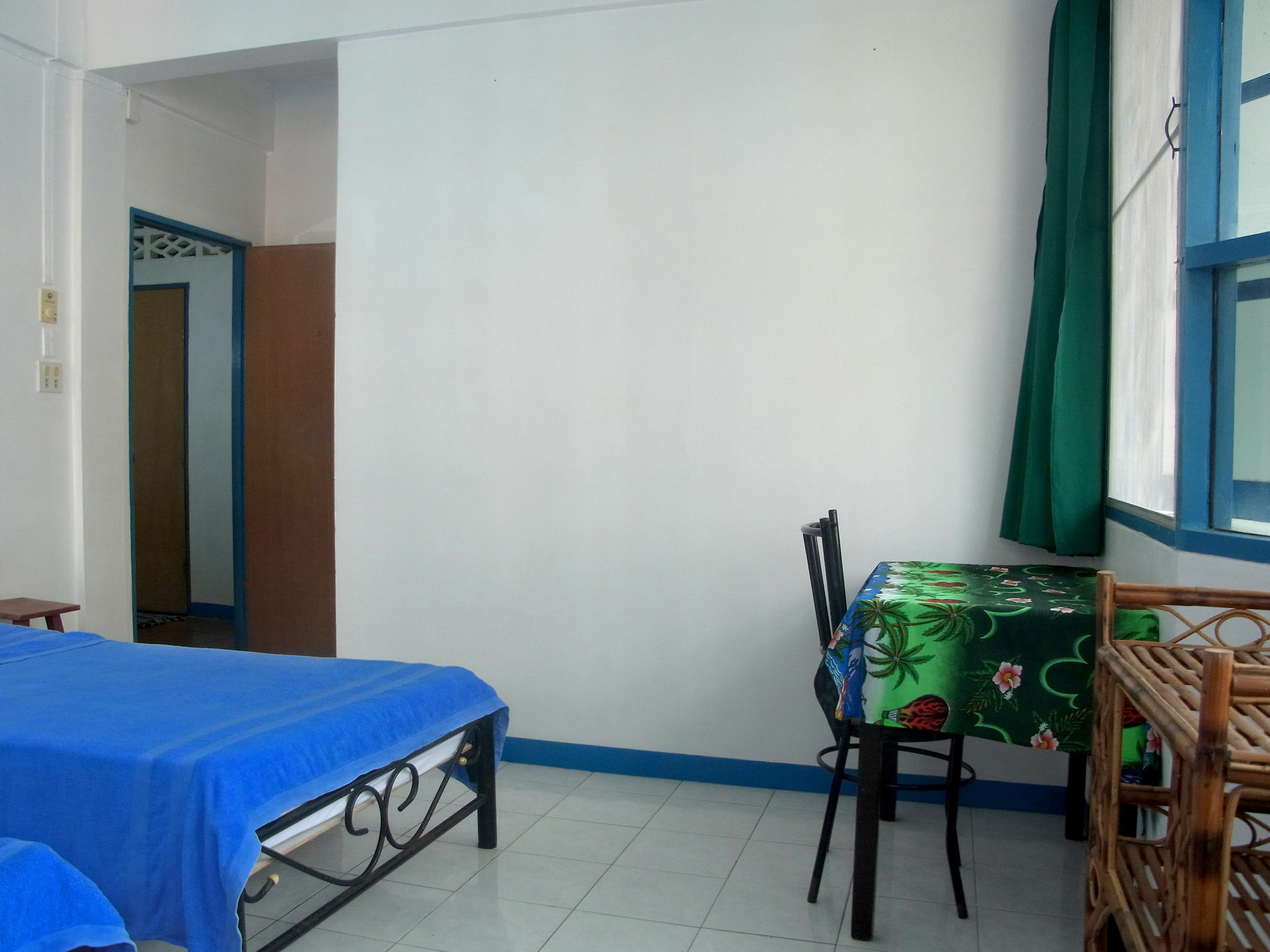 Niku Guesthouse Patong Exteriör bild
