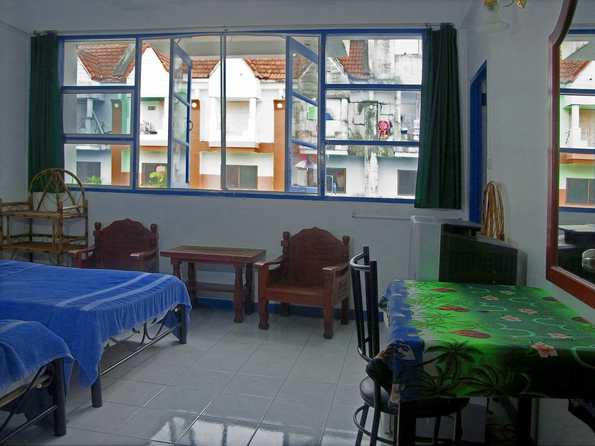Niku Guesthouse Patong Exteriör bild