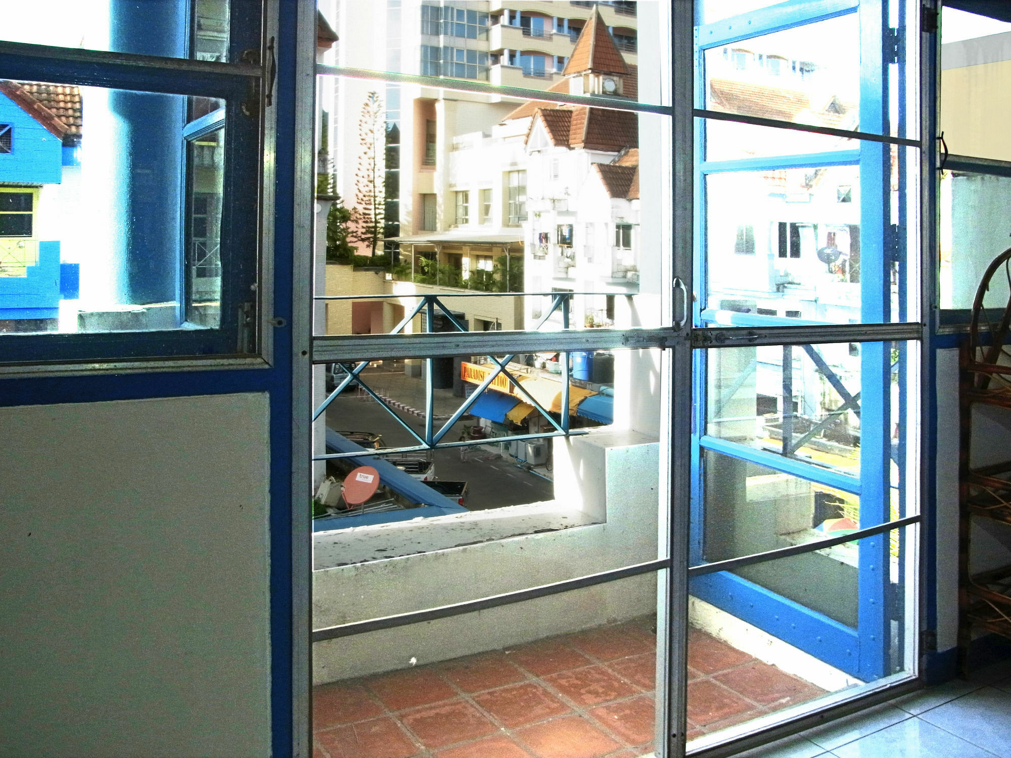Niku Guesthouse Patong Exteriör bild