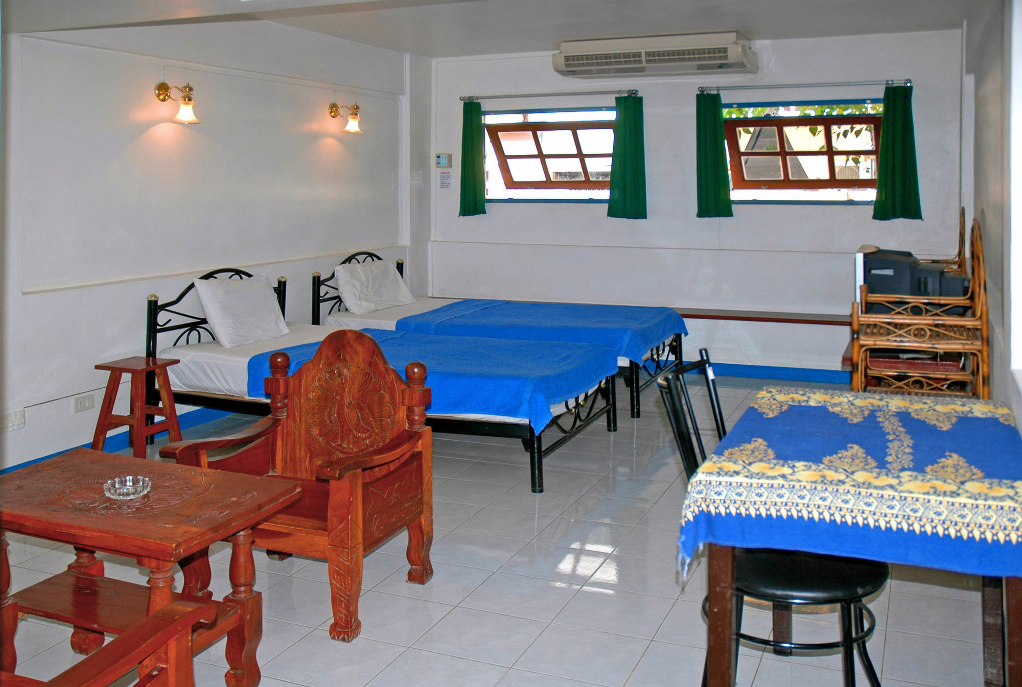 Niku Guesthouse Patong Exteriör bild