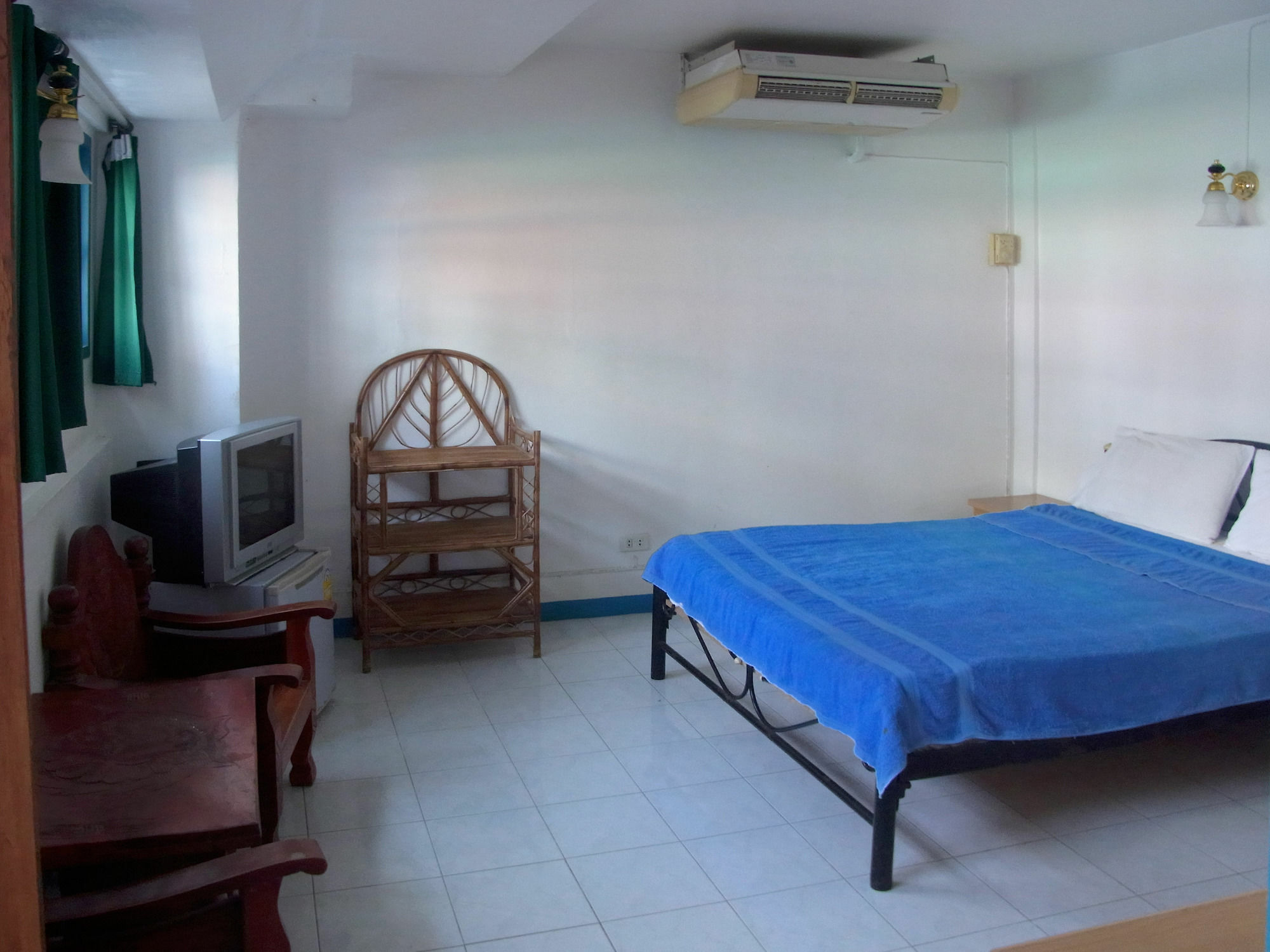 Niku Guesthouse Patong Exteriör bild